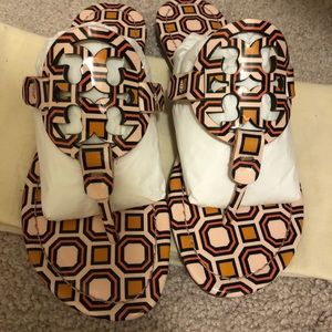 Tory Burch Miller patent flip flop sandals. Size 5